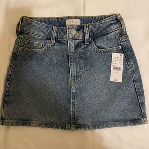 Pacific Sunwear Classic Denim Mini Skirt in Washed Blue